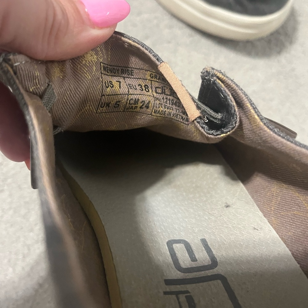 Hey Dude Casual shoes - Picture 3 of 4